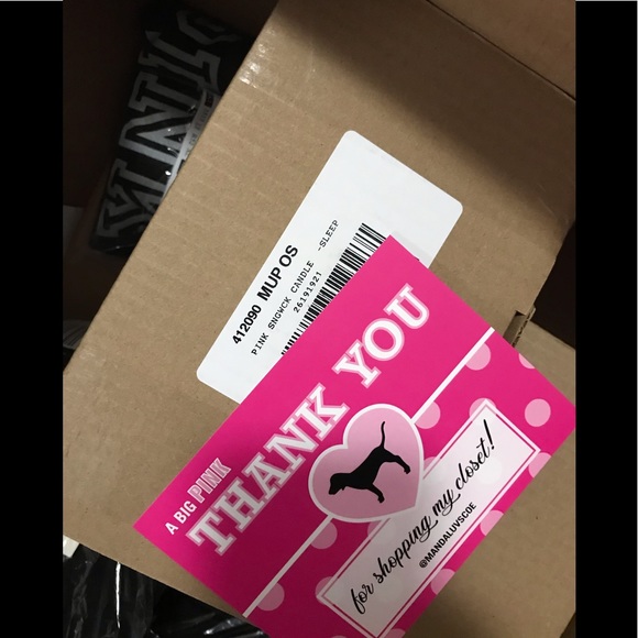 💗VS PINK CACTUS + GUAVA  SCENTED CANDLE - Picture 5 of 6